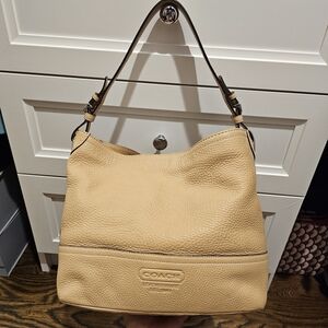 Coach Vintage Hobo Tan Pebbled Leather Shoulder Bag Tote